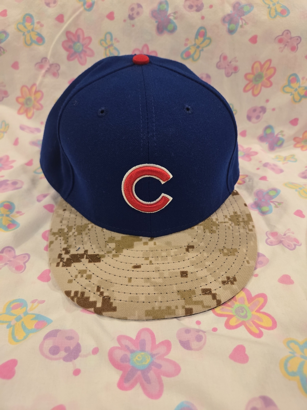 New Era Chicago Cubs Armed Forces Day Blue Baseball Cap with Red 'C' & Camo Brim